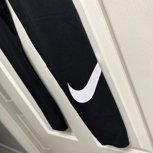 Nike Leggings - Picture 2 of 2